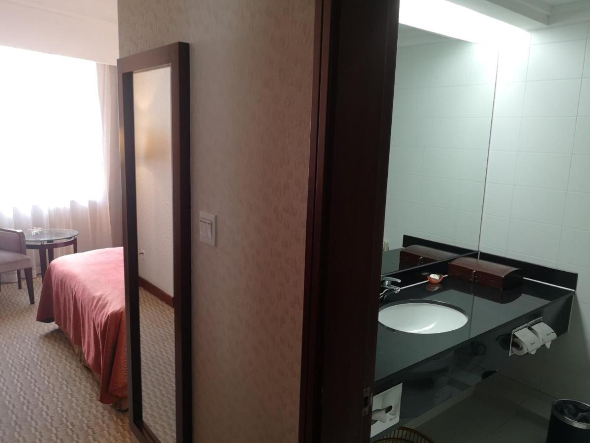 Hotel Jinling Jingyuan Plaza Nanking Exterior foto
